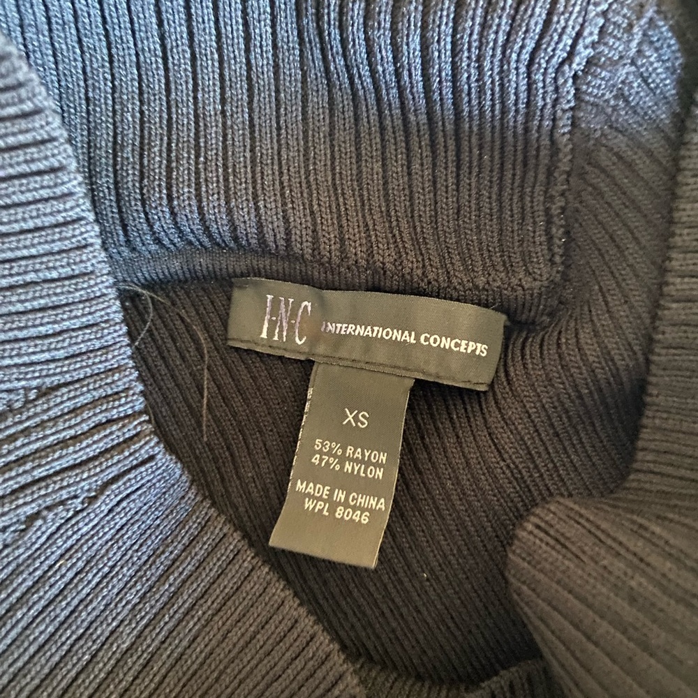 Ribbed black sweater